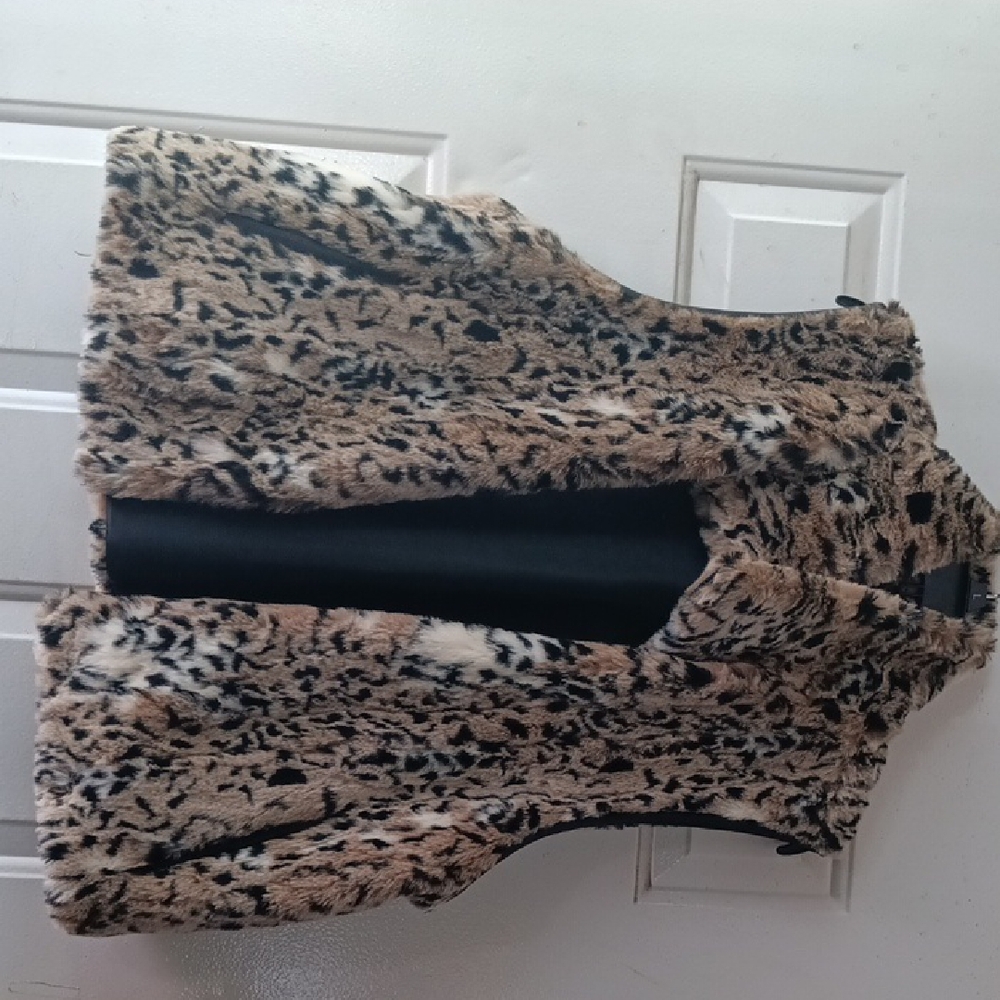 Cute Leopard Reversable Wintet Vest